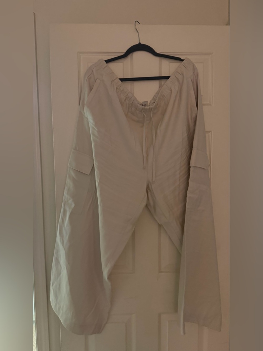 High-Waist Wide Leg Cargo Pants in Light Beige